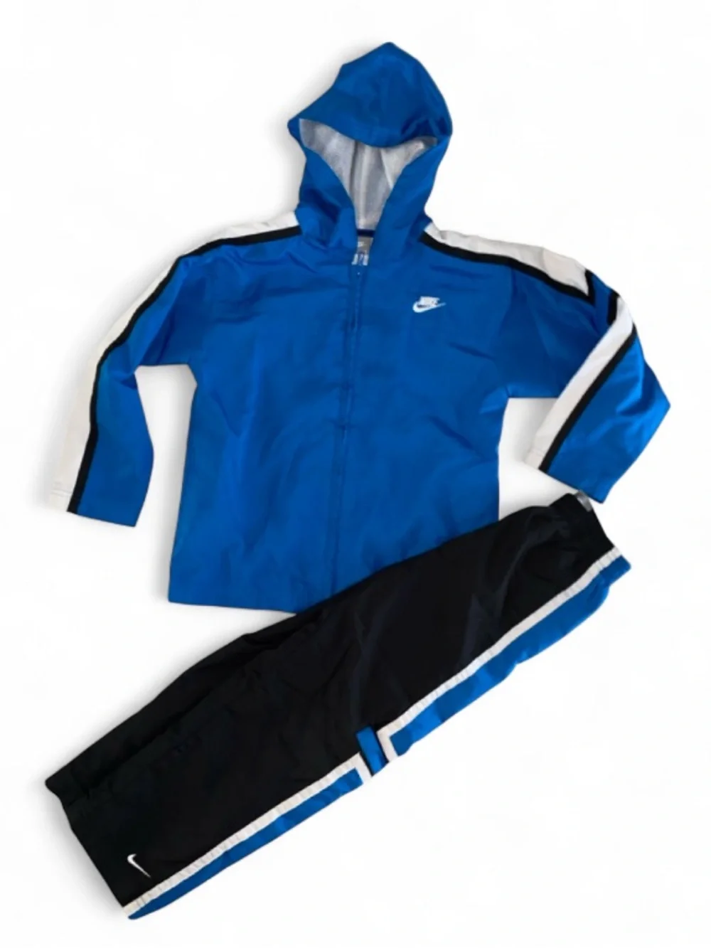 Nike Swoosh Outfit